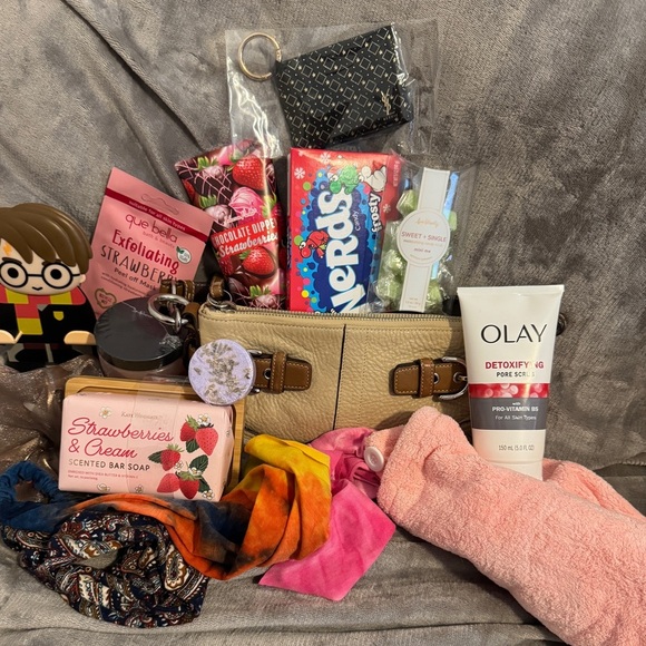 UNLISTED GIVEAWAY FOR LIVE SHOW
